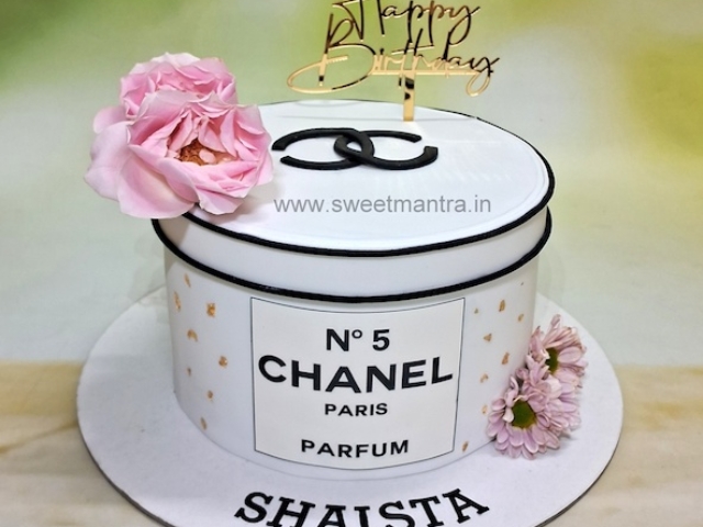 Chanel Fashion cake